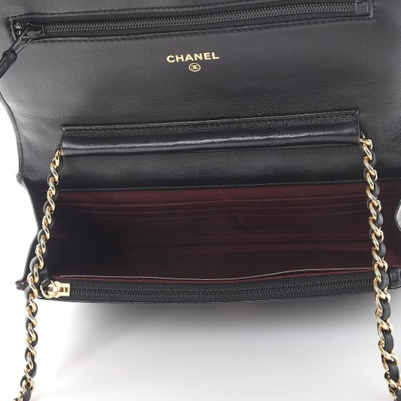 Lookbook 샤넬 클래식 램스킨 블랙 WOC (50 characters) 
