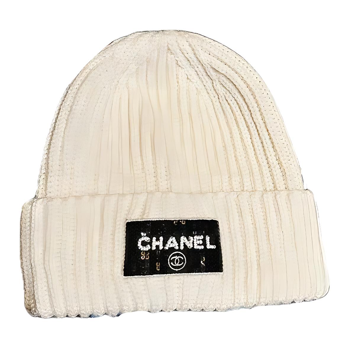 CHANEL White Cashmere Beanie Hat Unisex Couples Style with Logo Design. AA9553B1372410800