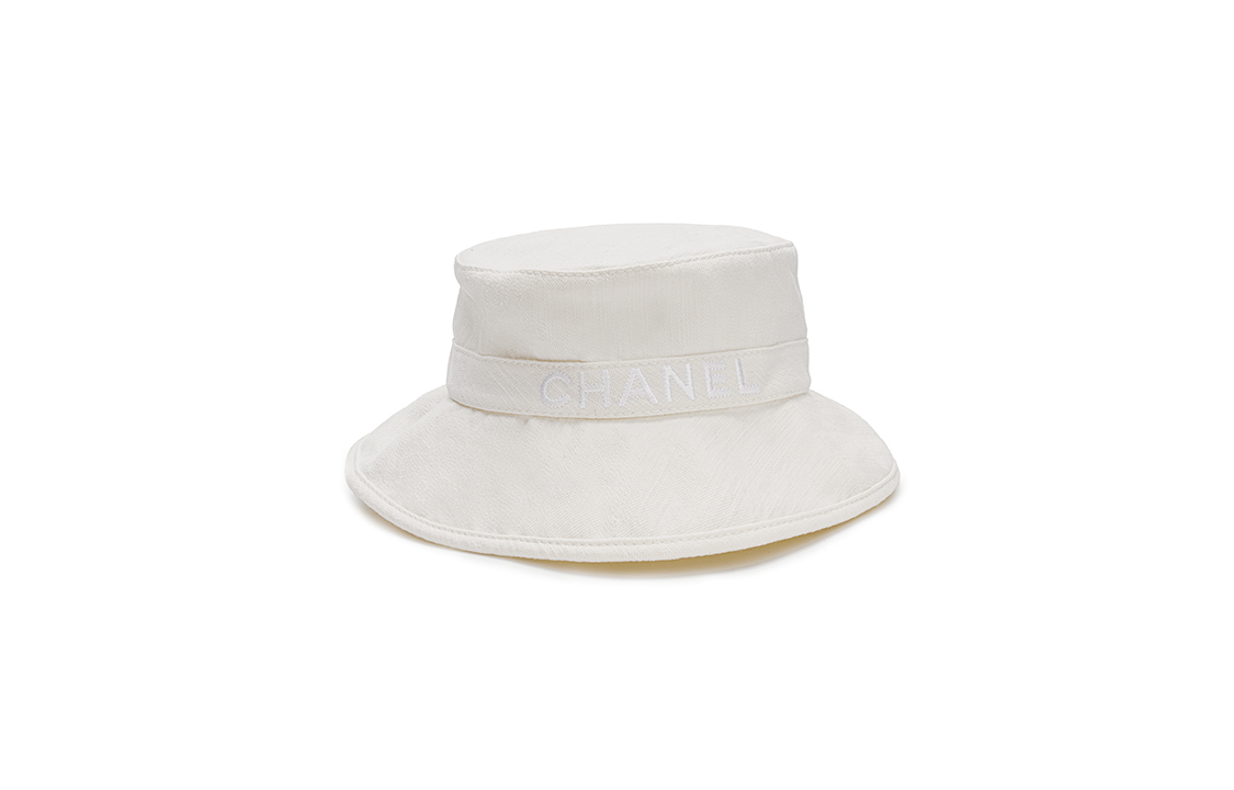 Lookbook Sombrero Pescador Blanco CHANEL. AA7574B0578210601