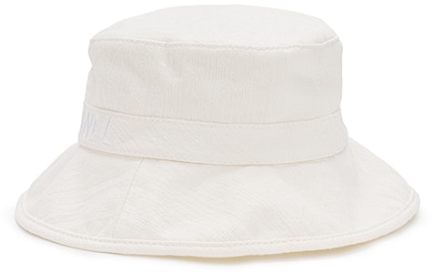 Sombrero Pescador Blanco CHANEL. AA7574B0578210601 Shop Sombrero Pescador Blanco CHANEL. AA7574B0578210601