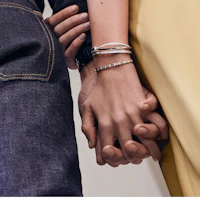 Lookbook Chaumet Bee My Love 金手鏈 情侶設計 男女通用 83436