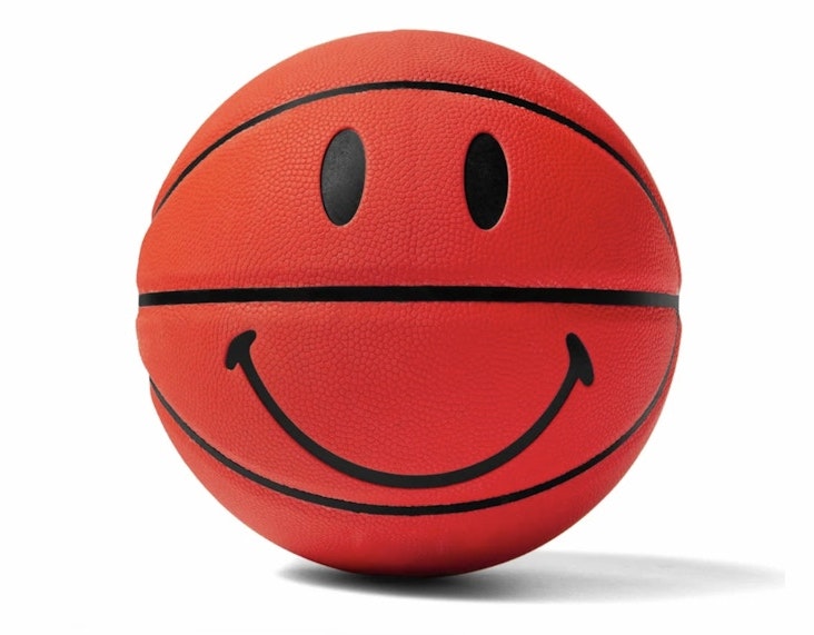 chinatown-market-smiley-basketball-red