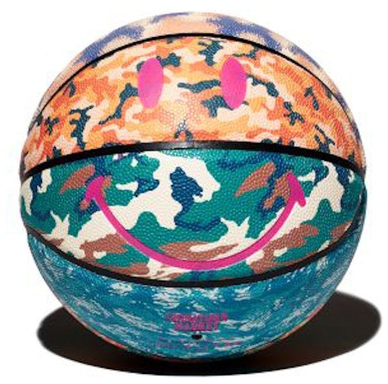 chinatown-market-x-smiley-basketball-camo