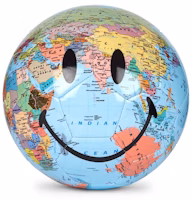 Chinatown Market x Smiley Globe Print Soccer Ball Chinatown Market x Smiley Globe Print Soccer Ball