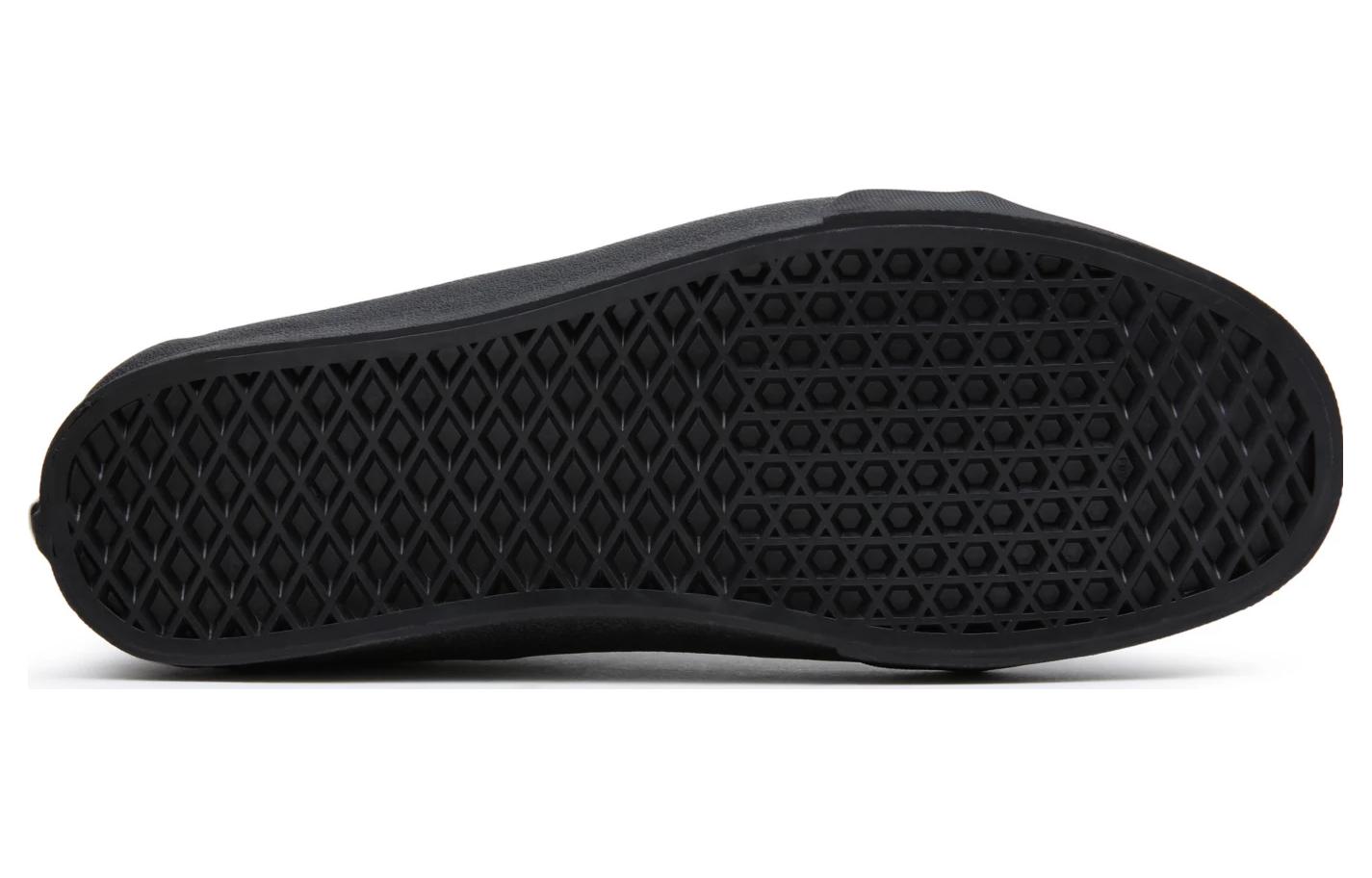 Shop Christopher Raeburn x Vans Old Skool GORE-TEX VR3 ''Triple Black'' en Noir Intégral VN0A4BVJBLK