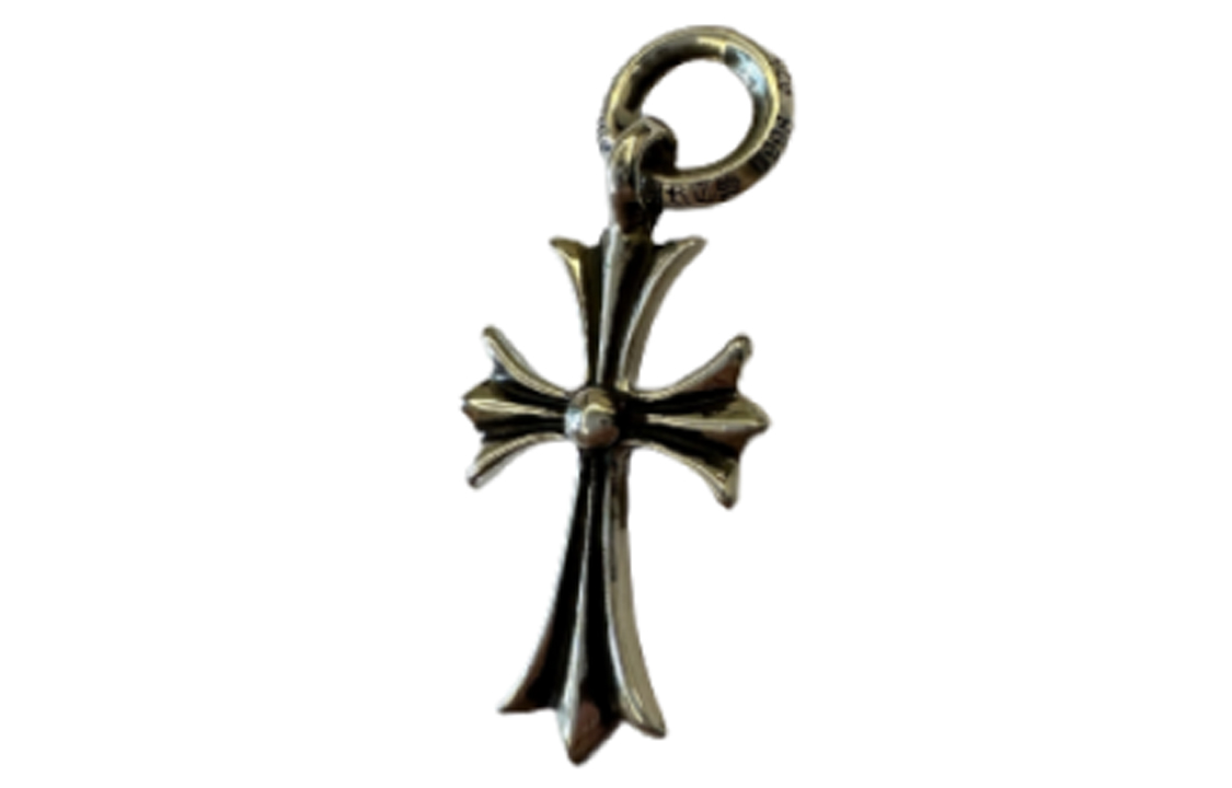 Lookbook Colgante Unisex Chrome Hearts Cruz Plata 925 Diseño para Parejas. CH000700