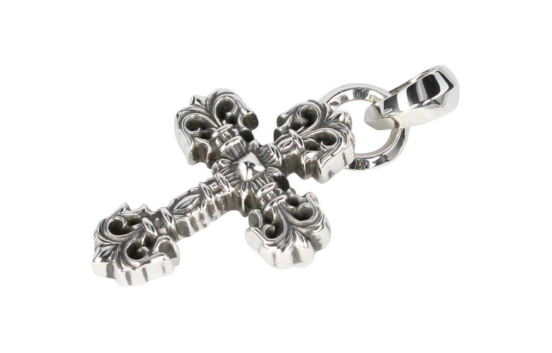 Lookbook Kalung Liontin Chrome Hearts Filigree Flame Cross 925 Silver Pria - Perak None