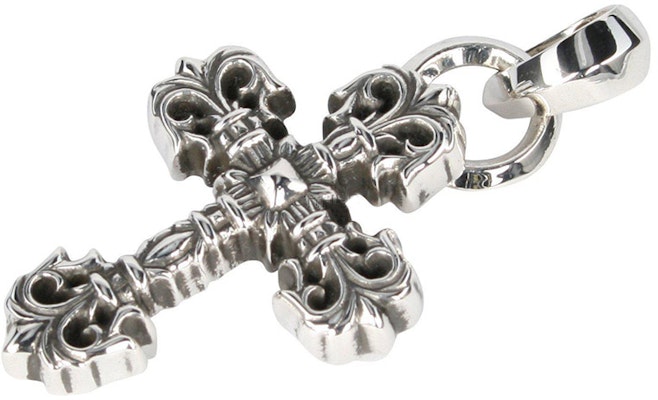 Chrome Hearts Filigree Flame Cross 925 Silver Necklace Pendant for Men - Silver Lookbook Chrome Hearts Filigree Flame Cross 925 Silver Necklace Pendant for Men - Silver