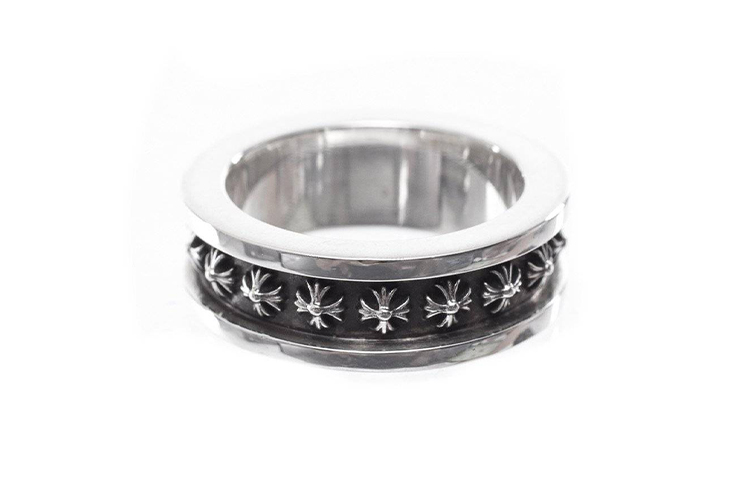 Purchase Anillo Plata Unisex Chrome Hearts Mini Ch Plus Cruz Gótica 925 Plata. CH-JZ-270