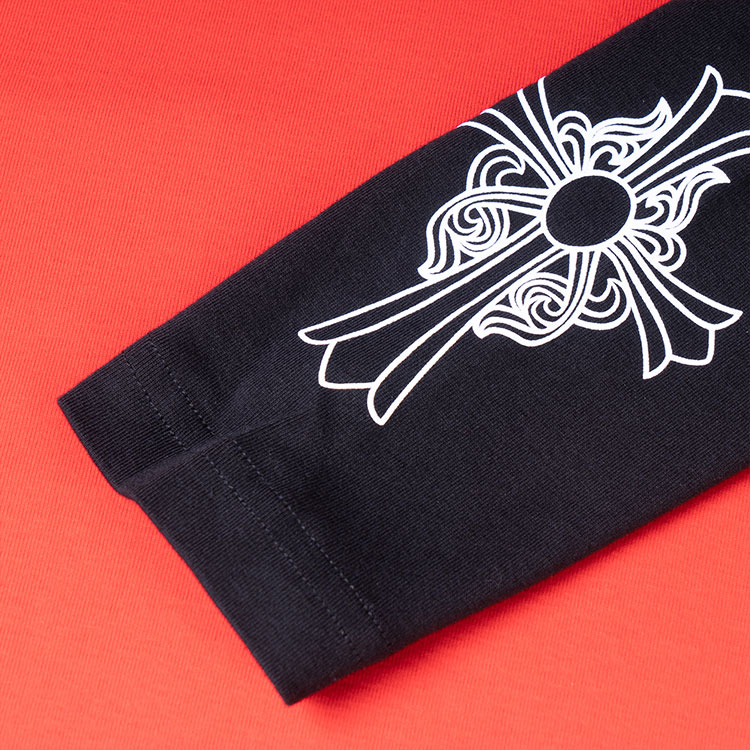 Shop Chrome Hearts 紅色拼布Logo長袖T恤 – 中性款 CH-20222166