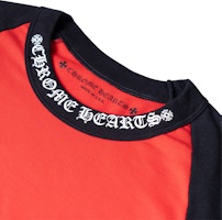 Camiseta de Manga Larga Roja Chrome Hearts con Logo Patchwork – Unisex CH-20222166 Sizing Camiseta de Manga Larga Roja Chrome Hearts con Logo Patchwork – Unisex CH-20222166