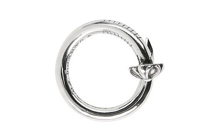 Shop Chrome Hearts 银色十字钉戒指 男女情侣款 CH-JZ-391