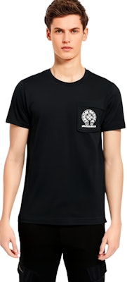 Chrome Hearts SS23 Manchester Eksklusif Kaos Pria Horseshoe Cross Print. CH-030053912 Shop Chrome Hearts SS23 Manchester Eksklusif Kaos Pria Horseshoe Cross Print. CH-030053912
