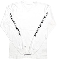 クロムハーツ ホワイト 長袖Tシャツ ネック文字&アーム梵字デザイン ユニセックス CH-631 Lookbook クロムハーツ ホワイト 長袖Tシャツ ネック文字&アーム梵字デザイン ユニセックス CH-631