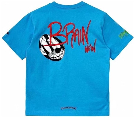 Camiseta Unisex Chrome Hearts x Matty Boy SS24 Azul con Gráficos de Letras. CH-2024-0409 Lookbook Camiseta Unisex Chrome Hearts x Matty Boy SS24 Azul con Gráficos de Letras. CH-2024-0409