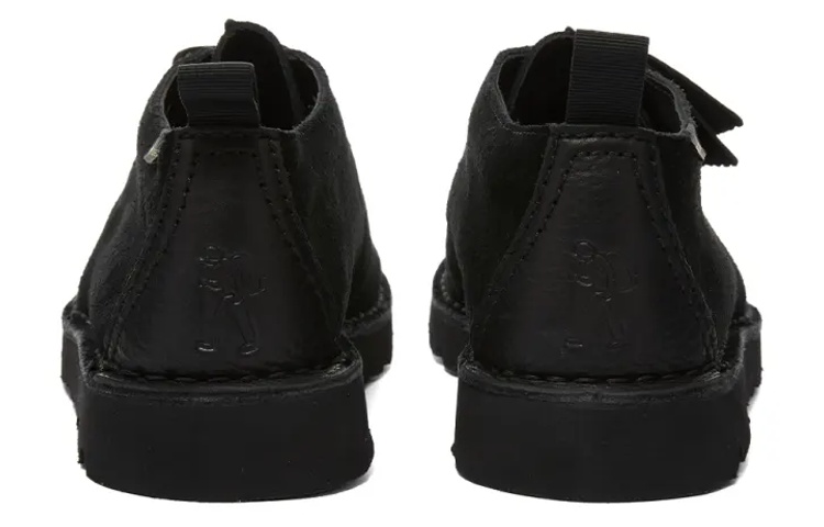 Shop クラークス デザートトレック ゴアテックス GTX ブラックスエード 26165030