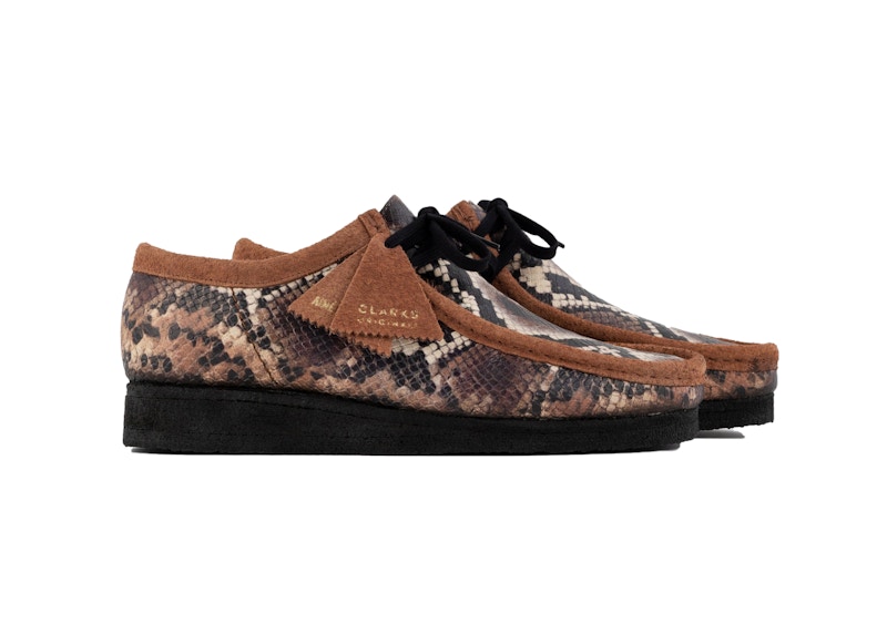 Buy Clarks Originals Wallabee Aime Leon Dore 蛇皮棕色