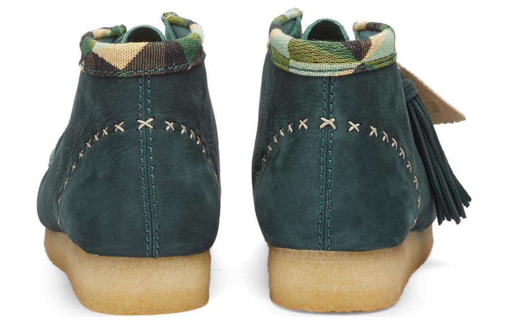 Shop Clarks Originals Wallabee Boots END. Artesanal Craft Verde 26172494/END-26172494-GRN
