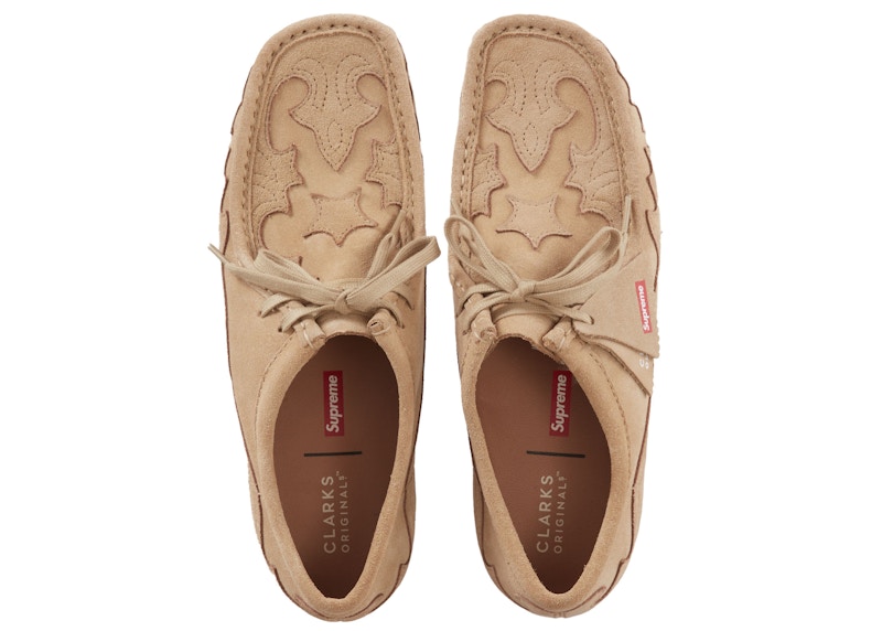 Lookbook クラークス ワラビーブーツSupreme 西部風タン
