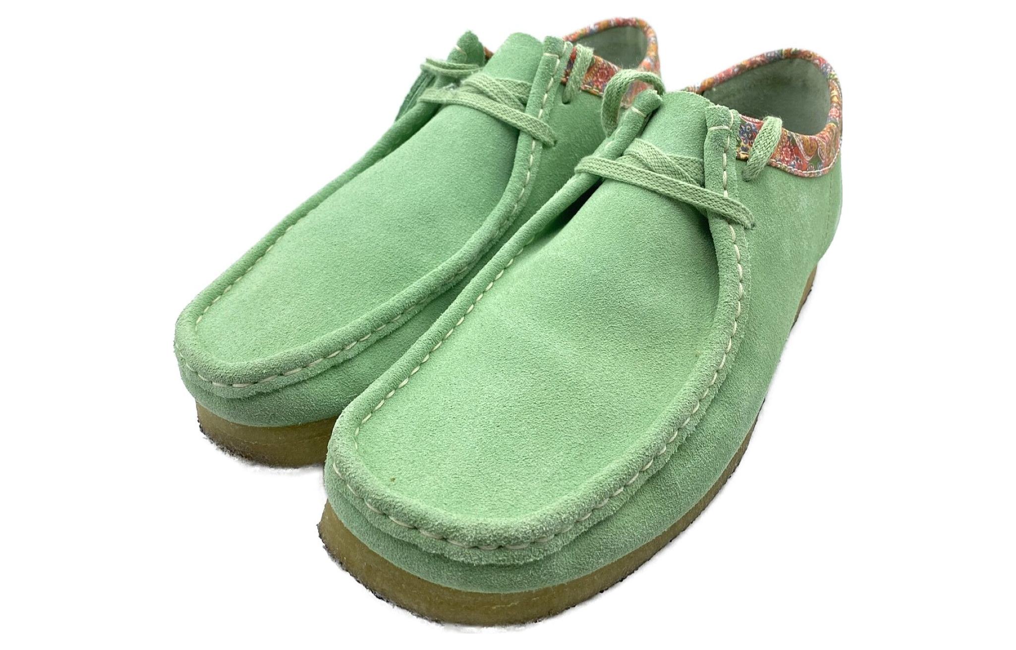 Lookbook クラークス ワラビー ステューシー セージ 261424057090