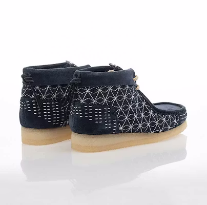 Clarks Wallabee Boot (Bordado Japonés) Azul Liso CLM69152R Lookbook Clarks Wallabee Boot (Bordado Japonés) Azul Liso CLM69152R