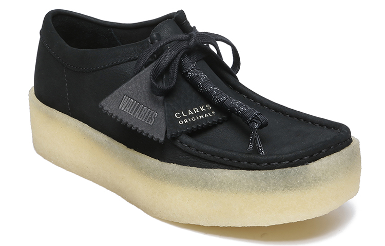 Shop Clarks Wallabee Cup 黑色磨砂皮鞋 261581447