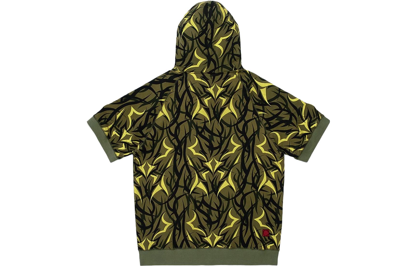 Lookbook CLOT FW23 Alienegra迷彩橄欖綠短袖拉鍊連帽外套 男女款。 CLZU23FAL303OL00S