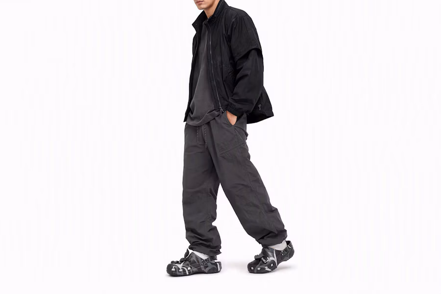 CLOT x Crocs Classic Clog 'Hitam' 208700-001 Order CLOT x Crocs Classic Clog 'Hitam' 208700-001