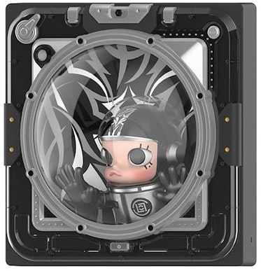 clot-x-pop-mart-mega-space-molly-black-alienegra-in-space-3-d-painting