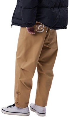 CLOTTEE by CLOT 2023秋冬功夫系列寬鬆拉鍊褲 男女卡其色款式。 CTPT23F51026 Sizing CLOTTEE by CLOT 2023秋冬功夫系列寬鬆拉鍊褲 男女卡其色款式。 CTPT23F51026