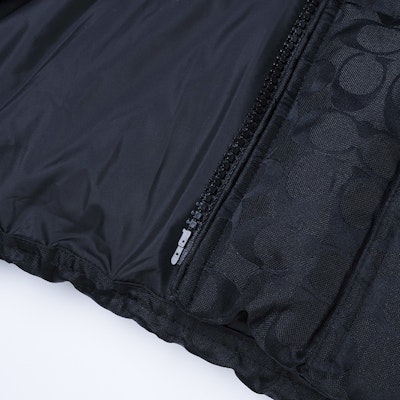 COACH 黑色標誌印花連帽羽絨外套長袖 CD759-BK Details for COACH 黑色標誌印花連帽羽絨外套長袖 CD759-BK