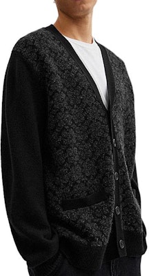 COACH Cardigan Rajut Logo V-Leher Hitam Koleksi SS24 CW943-BLK Purchase COACH Cardigan Rajut Logo V-Leher Hitam Koleksi SS24 CW943-BLK