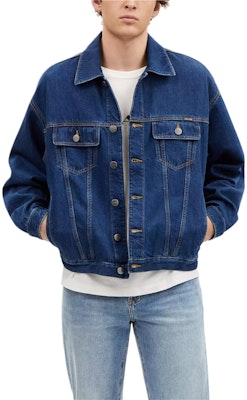 COACH Jaket Denim Biru dengan Motif Huruf dan Kerah Lipat. CO801-COK Shop COACH Jaket Denim Biru dengan Motif Huruf dan Kerah Lipat. CO801-COK