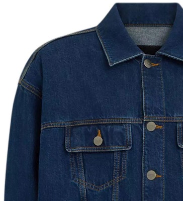 COACH Jaket Denim Biru dengan Motif Huruf dan Kerah Lipat. CO801-COK Sizing COACH Jaket Denim Biru dengan Motif Huruf dan Kerah Lipat. CO801-COK