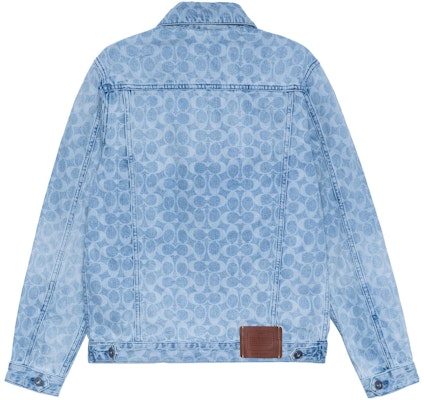 COACH Jaket Denim Biru dengan Logo Print dan Desain Single-Breasted. C0918-S8M Lookbook COACH Jaket Denim Biru dengan Logo Print dan Desain Single-Breasted. C0918-S8M