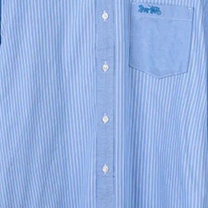 COACH 藍色條紋繡字母標誌襯衫 SS24 CO870-NF5 Sizing COACH 藍色條紋繡字母標誌襯衫 SS24 CO870-NF5