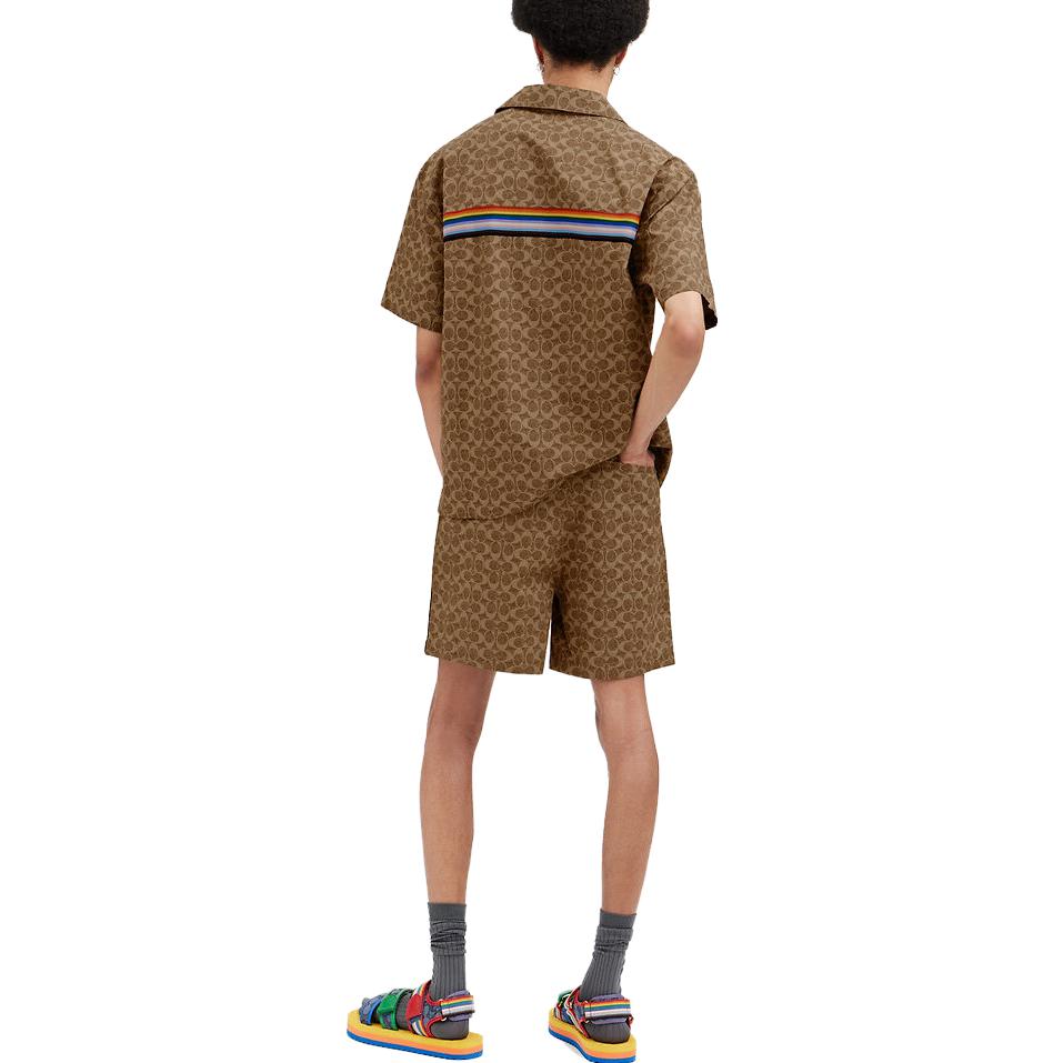 Shop COACH 棕色条纹印花抽绳休闲短裤. CH784-UYJ