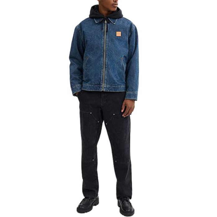 Shop COACH Jaket Denim Dark Wash dengan Kerah Resleting dan Lengan Panjang FW24. CV457-COK