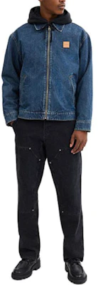 COACH Jaket Denim Dark Wash dengan Kerah Resleting dan Lengan Panjang FW24. CV457-COK Shop COACH Jaket Denim Dark Wash dengan Kerah Resleting dan Lengan Panjang FW24. CV457-COK