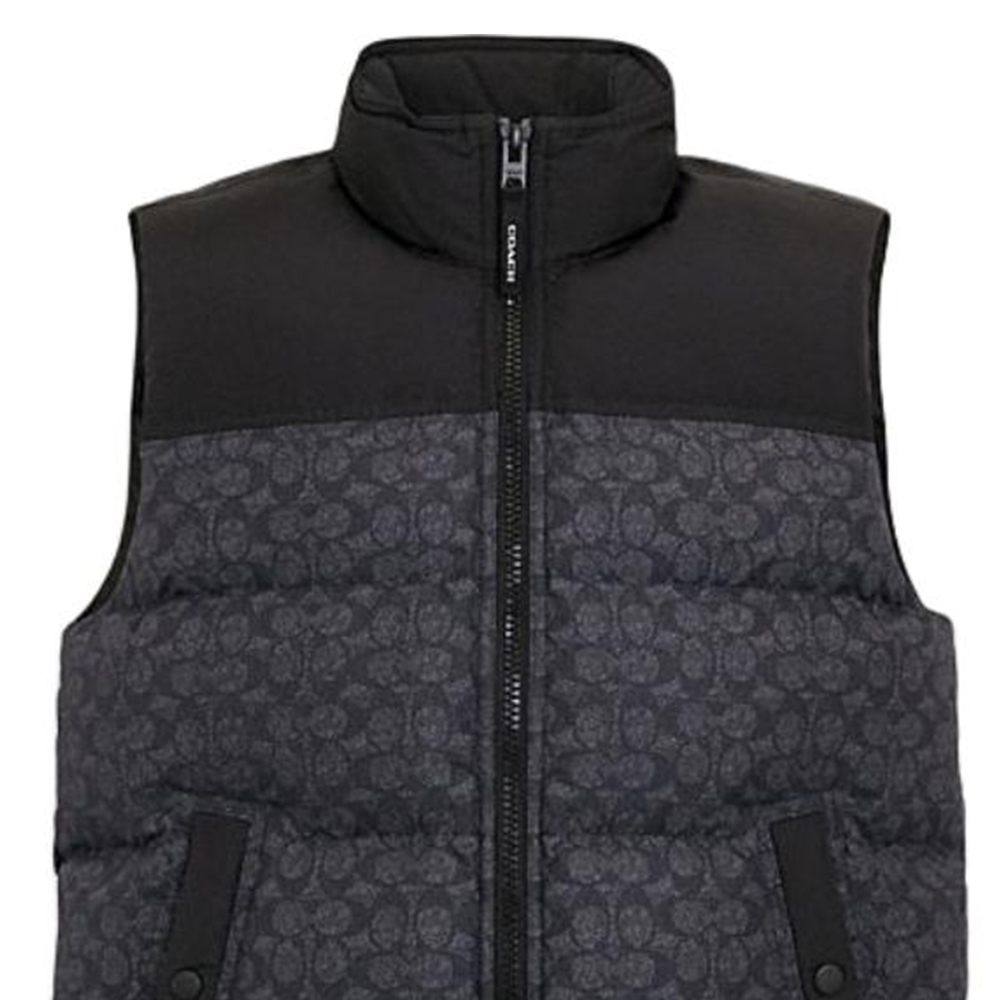 Details for COACH FW24 Vest Tanpa Lengan Logo Patchwork Zip-Up - Kelabu Arang. CU801-R8E
