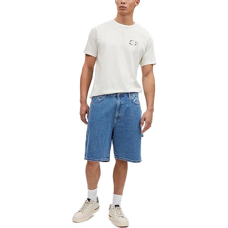 Lookbook COACH Seluar Pendek Denim Biru dengan Logo dan Poket SS23. CI522-LUN