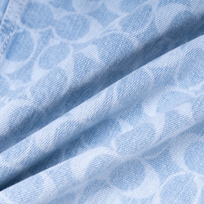 COACH Jaket Denim Biru dengan Cetakan Logo & Rekaan Butang. C4630-SL1 Details for COACH Jaket Denim Biru dengan Cetakan Logo & Rekaan Butang. C4630-SL1
