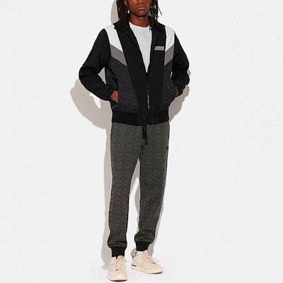 コーチ FW22 カラーブロック ジップアップ カジュアルジャケット ブラック CB814-UIZ Lookbook コーチ FW22 カラーブロック ジップアップ カジュアルジャケット ブラック CB814-UIZ