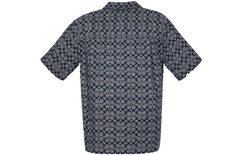 Lookbook 코치 FW22 그레이 올오버 프린트 버튼다운 반팔 셔츠 C7812-RBC