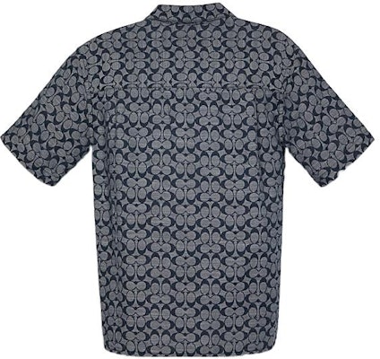 코치 FW22 그레이 올오버 프린트 버튼다운 반팔 셔츠 C7812-RBC Lookbook 코치 FW22 그레이 올오버 프린트 버튼다운 반팔 셔츠 C7812-RBC