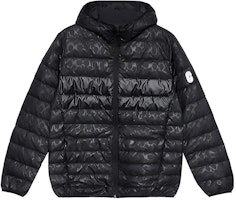 COACH FW22 Black Hooded Zip-Up Puffer Jacket with Logo for Men. C5189-BLK COACH FW22 Black Hooded Zip-Up Puffer Jacket with Logo for Men. C5189-BLK