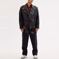 Lookbook COACH FW23 黑色拉鍊翻領皮夾克 CL359-BLK
