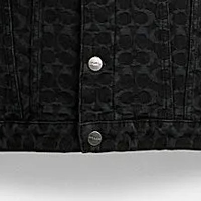 COACH FW23 黑色滿版印花單排扣休閒外套. CL362-OY2 Purchase COACH FW23 黑色滿版印花單排扣休閒外套. CL362-OY2