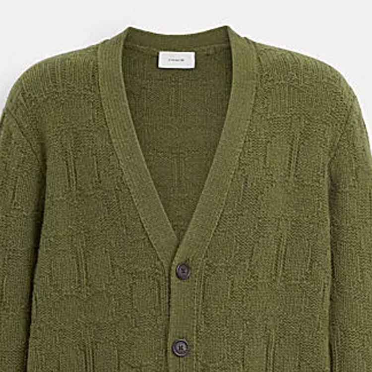 Shop COACH FW23 Cárdigan Suéter de Punto con Botones y Escote en V. CK738-CCF