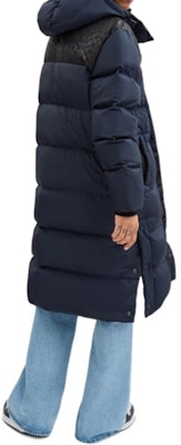 COACH FW24 Blue Logo Print Hooded Puffer Jacket with Pocket. CU889-RF2 Shop COACH FW24 Blue Logo Print Hooded Puffer Jacket with Pocket. CU889-RF2